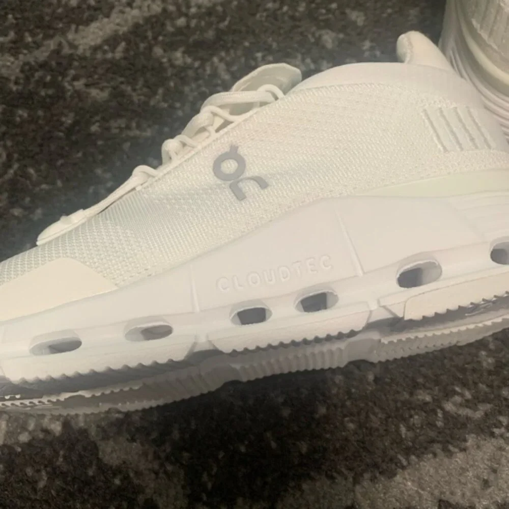 On Running Cloud Nova Women’s Running shoes size 5, 6 - Picture 4 of 6